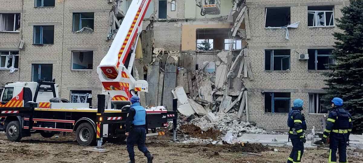 Ми пережили жахливу трагедію, але, завдячуючи згуртованості всього колективу, який героїчно долав її наслідки, рятував пацієнтів, майно, документацію, облаштовуємо нові робочі місця